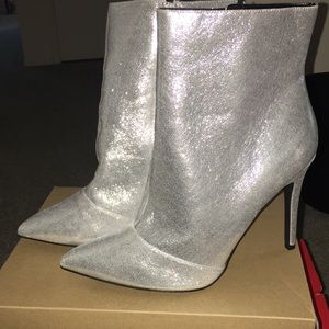 Metallic Silver Bootie, sz 10